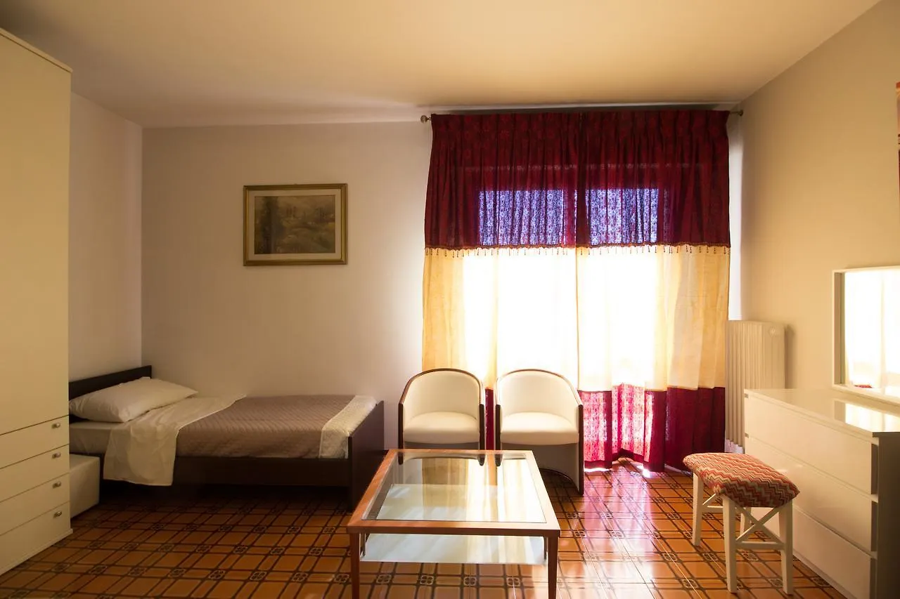 Dreambnb Mestre 5*,  Italy